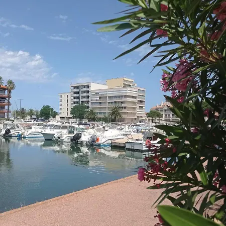 Superbe T3 Climatise Calme Marina 5 Min De La Daire